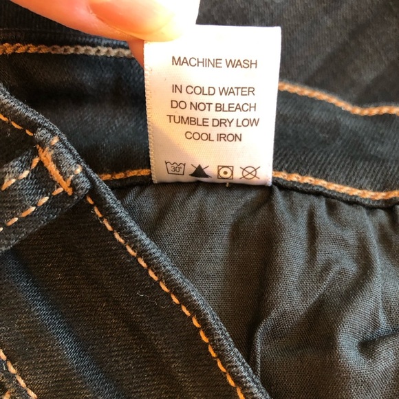 Judy Blue Classic 5 Pocket Dark Denim Jean Shorts Size S - Picture 7 of 7